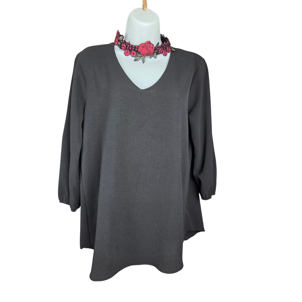 Signature Studio Black Sz. M Embroidered Rose Choker V-Neck Romantic Goth Blouse